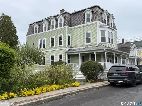 9-11 Diving St, Stonington, CT 06378