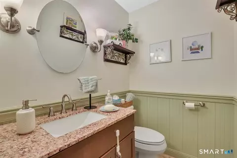 Bath - 72 Old Post Rd, Wethersfield, CT 06109 photo 1 of 5