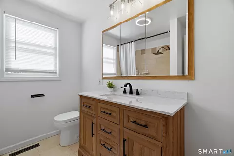 Bath - 1 Highview Ter, Ledyard, CT 06339 photo 1 of 4