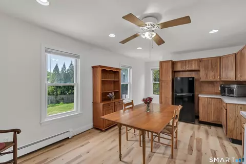 Kitchen - 13 Platt Ln, Deep River, CT 06417 photo 4 of 6