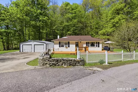 59 Hinckley St, Norwich, CT 06360