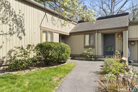 14 Heritage Cir #B, Southbury, CT 06488
