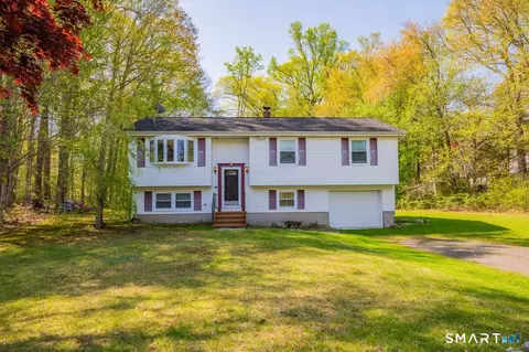 15 Beechcrest Dr, East Hampton, CT 06424