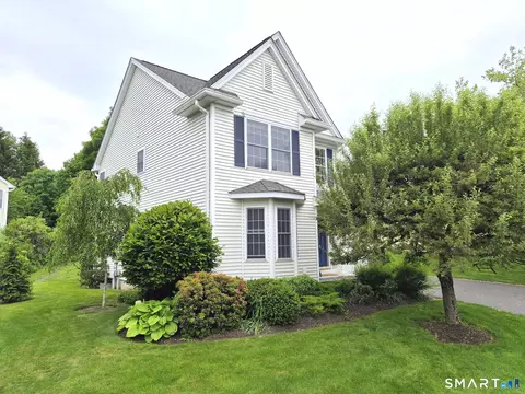 111 Logging Trail Rd #111, Danbury, CT 06811