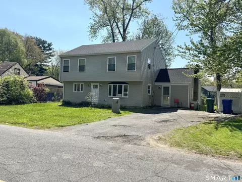 97 Boothbay St, Bloomfield, CT 06002