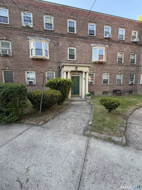 610 Wilmot Ave #6, Bridgeport, CT 06607
