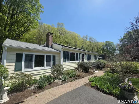 13 Canton Valley Cir, Canton, CT 06019