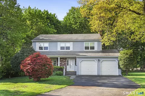 2 Golf View Cir, Stamford, CT 06905
