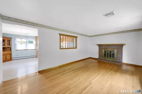 Living - 368 Rye St, Broad Brook, CT 06016 photo 2 of 5