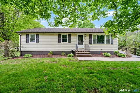368 Rye St, Broad Brook, CT 06016