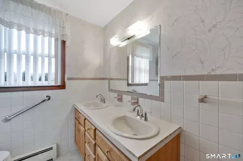 Bath - 368 Rye St, Broad Brook, CT 06016 photo 1 of 1
