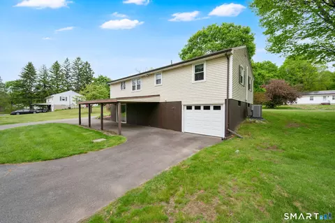 Exterior - 368 Rye St, Broad Brook, CT 06016 photo 4 of 6