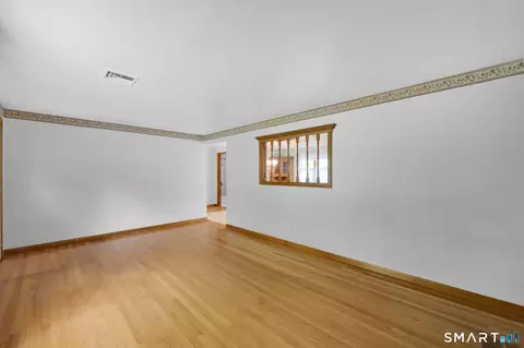 Living - 368 Rye St, Broad Brook, CT 06016 photo 4 of 5