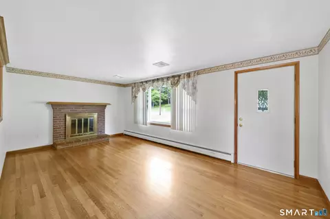 Living - 368 Rye St, Broad Brook, CT 06016 photo 1 of 5