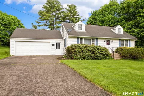 60 Belden St, Watertown, CT 06795