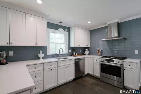 Kitchen - 39 Seventy Acre Rd, Redding, CT 06896 photo 3 of 4