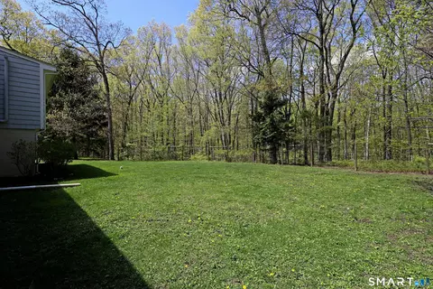 Exterior - 39 Seventy Acre Rd, Redding, CT 06896 photo 15 of 16