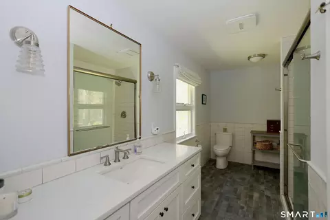 Bath - 39 Seventy Acre Rd, Redding, CT 06896 photo 1 of 3