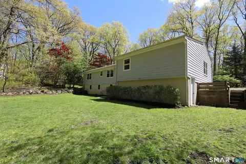 Exterior - 39 Seventy Acre Rd, Redding, CT 06896 photo 12 of 16