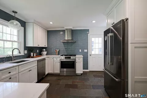Kitchen - 39 Seventy Acre Rd, Redding, CT 06896 photo 2 of 4