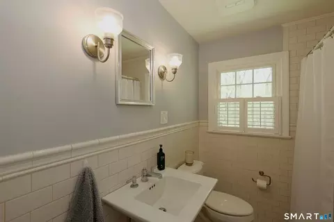 Bath - 39 Seventy Acre Rd, Redding, CT 06896 photo 3 of 3