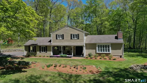 53 Wellsweep Dr, Madison, CT 06443