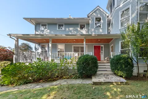 27 Crest Rd, Norwalk, CT 06853