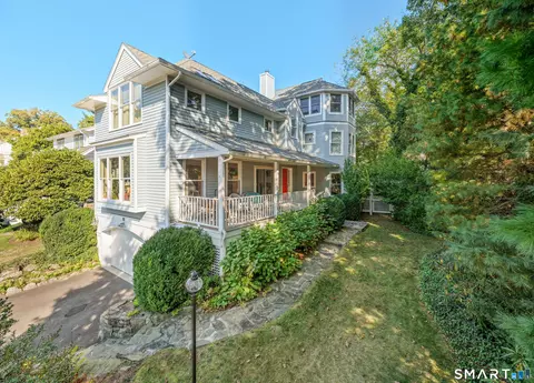 27 Crest Rd, Norwalk, CT 06853