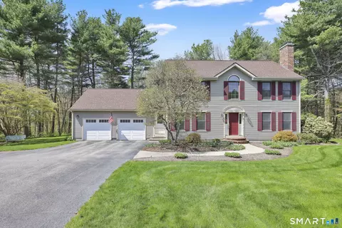 22 Shepards Lndg, Woodstock, CT 06281