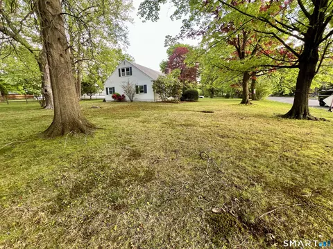 6 Sanford Ln, Stamford, CT 06905