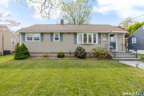 76 Geneva Ter, Fairfield, CT 06824
