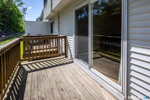 Exterior - 75 Commodore Cmns #75, Derby, CT 06418 photo 1 of 2