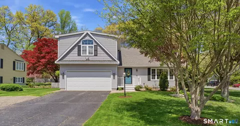 45 Fairway View Dr, Bristol, CT 06010