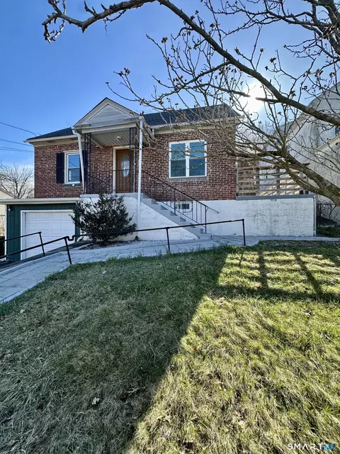 590 N Walnut St, Waterbury, CT 06704