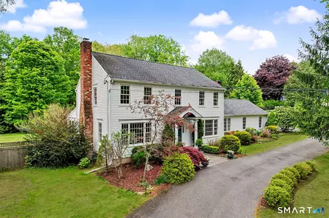 324 Jennie Ln, Fairfield, CT 06824