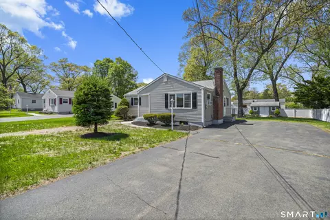 27 Highland Rd, Windsor Locks, CT 06096
