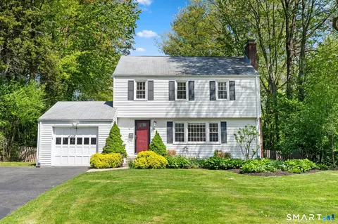20 Seneca Rd, West Hartford, CT 06117