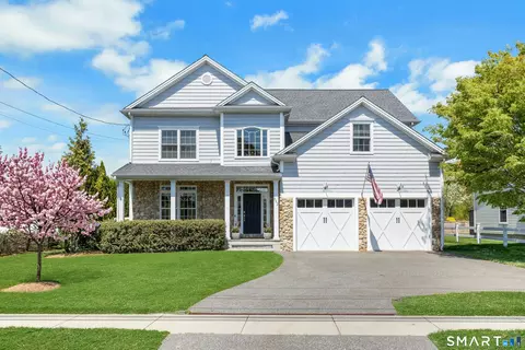 692 Stillson Rd, Fairfield, CT 06824