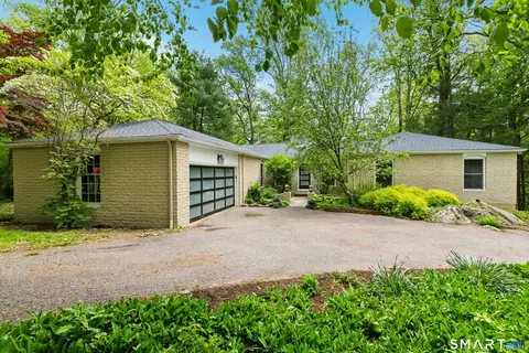 19 Timber Mill Cir, Stamford, CT 06903