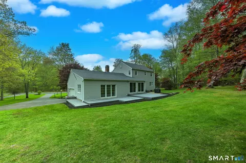 Exterior - 41 Tuttle Ct, Bethany, CT 06524 photo 6 of 9