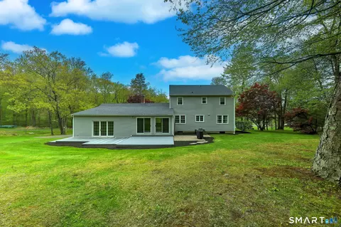 Exterior - 41 Tuttle Ct, Bethany, CT 06524 photo 5 of 9