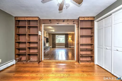 Living - 41 Tuttle Ct, Bethany, CT 06524 photo 7 of 8
