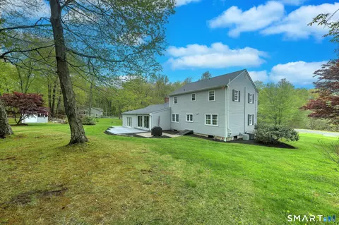 Exterior - 41 Tuttle Ct, Bethany, CT 06524 photo 4 of 9