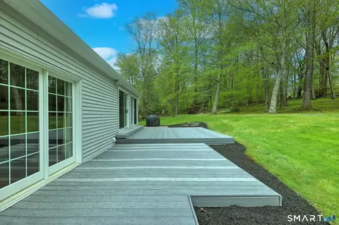 Exterior - 41 Tuttle Ct, Bethany, CT 06524 photo 8 of 9
