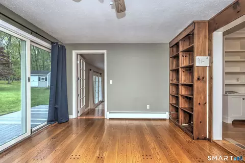 Living - 41 Tuttle Ct, Bethany, CT 06524 photo 8 of 8