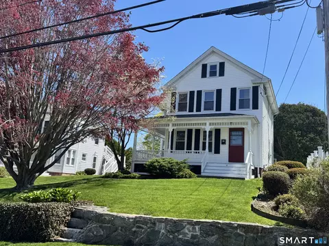 17 High St, Groton, CT 06340
