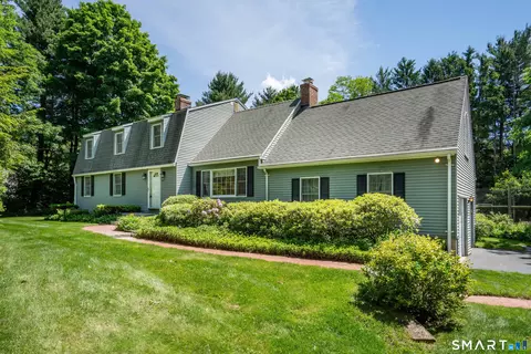 290 Old Farms Rd, Simsbury, CT 06070