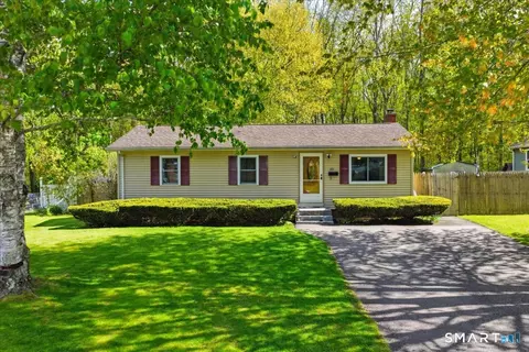 155 Southridge Dr, Willimantic, CT 06226