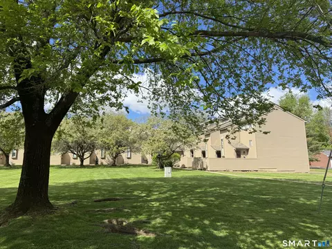 Exterior - 185 Spring St #185, Wethersfield, CT 06109 photo 9 of 9