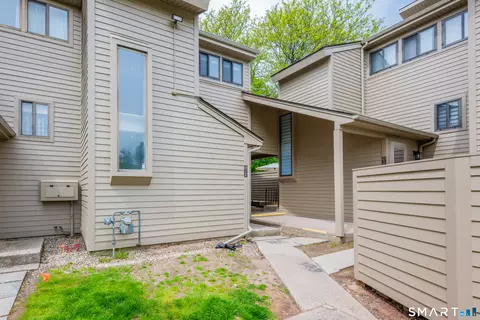 Exterior - 185 Spring St #185, Wethersfield, CT 06109 photo 2 of 9
